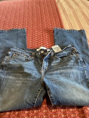 Levi’s Mid rise  boot cut jeans excellent condition